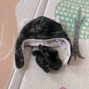 Winter hat and mittens